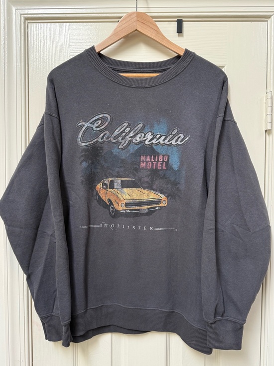 Hollister Other - Hollister Malibu Motel California Crewneck Sweatshirt Muscle Car Size Medium
